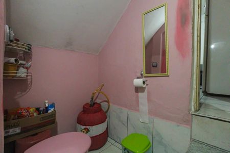 Casa à venda com 125m², 5 quartos e 1 vaga Casa à venda com 125m², 5 quartos e 1 vagaBanheiro da Kitnet