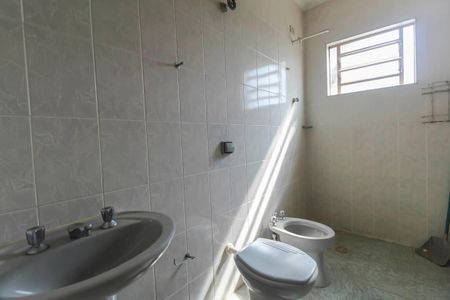 Casa à venda com 125m², 5 quartos e 1 vaga Casa à venda com 125m², 5 quartos e 1 vagaBanheiro 2