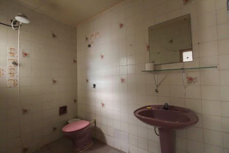 Casa à venda com 125m², 5 quartos e 1 vaga Casa à venda com 125m², 5 quartos e 1 vagaBanheiro de serviço