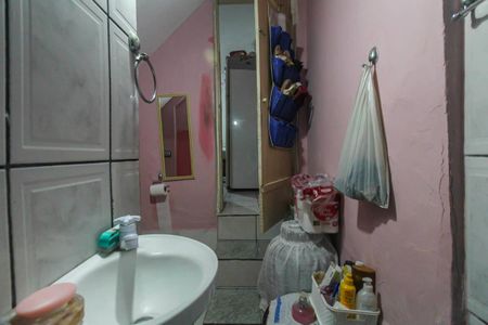 Casa à venda com 125m², 5 quartos e 1 vaga Casa à venda com 125m², 5 quartos e 1 vagaBanheiro da Kitnet