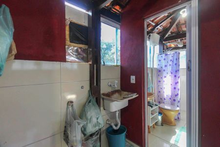Casa para alugar com 42m², 1 quarto e sem vaga