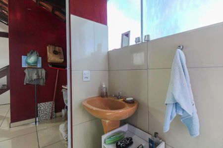Casa para alugar com 42m², 1 quarto e sem vaga