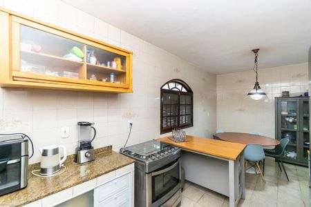 Casa para alugar com 174m², 5 quartos e 5 vagasCasa frente - Cozinha