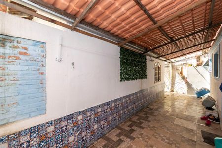 Casa para alugar com 174m², 5 quartos e 5 vagasCasa fundos - Varanda