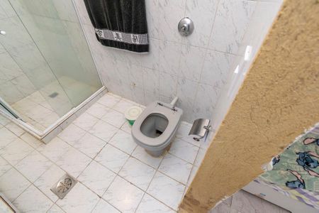 Casa para alugar com 174m², 5 quartos e 5 vagasCasa frente - Banheiro da Suíte