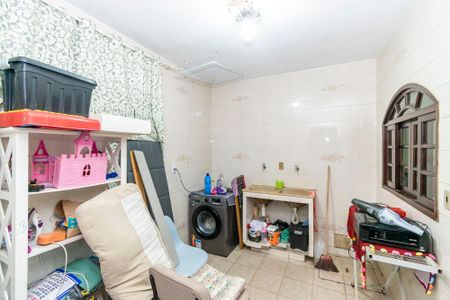 Casa para alugar com 174m², 5 quartos e 5 vagasCasa frente - Área de serviço