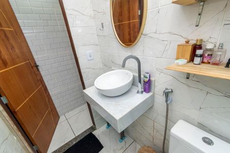 Casa para alugar com 174m², 5 quartos e 5 vagasCasa fundos - Banheiro