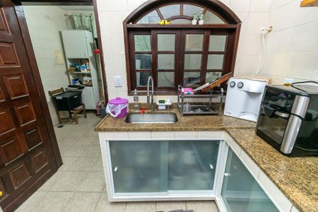 Casa para alugar com 174m², 5 quartos e 5 vagasCasa frente - Cozinha