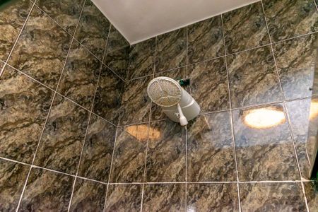 Casa para alugar com 174m², 5 quartos e 5 vagasCasa frente - Banheiro Social