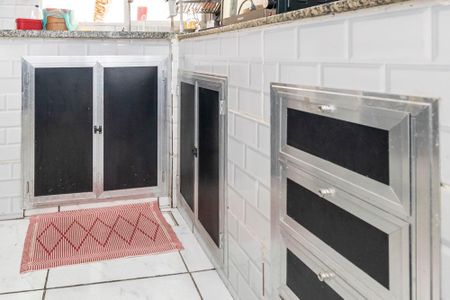 Casa para alugar com 174m², 5 quartos e 5 vagasCasa fundos - Cozinha