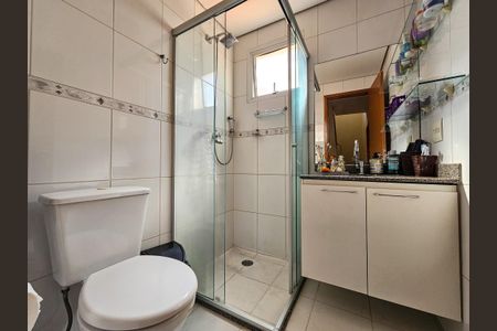 Casa de condomínio à venda com 135m², 3 quartos e 2 vagasBanheiro