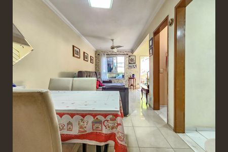 Casa de condomínio à venda com 135m², 3 quartos e 2 vagasSala