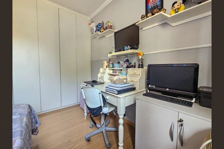 Casa de condomínio à venda com 135m², 3 quartos e 2 vagasQuarto 2