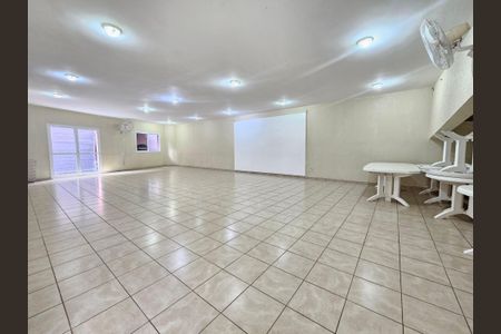 Casa de condomínio à venda com 135m², 3 quartos e 2 vagasÁrea comum - Salão de festas