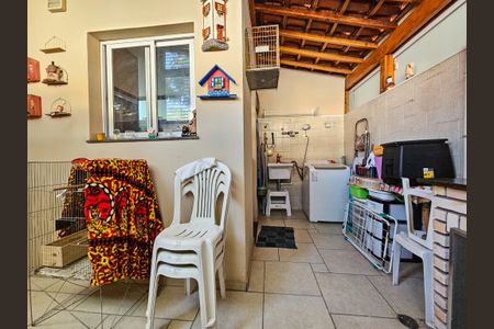 Casa de condomínio à venda com 135m², 3 quartos e 2 vagasÁrea de Serviço