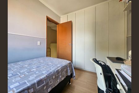 Casa de condomínio à venda com 135m², 3 quartos e 2 vagasQuarto 2