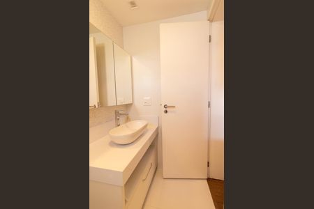 Apartamento para alugar com 242m², 3 quartos e 3 vagasBanheiro da Suíte 2