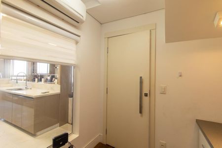 Apartamento para alugar com 242m², 3 quartos e 3 vagasEscritório