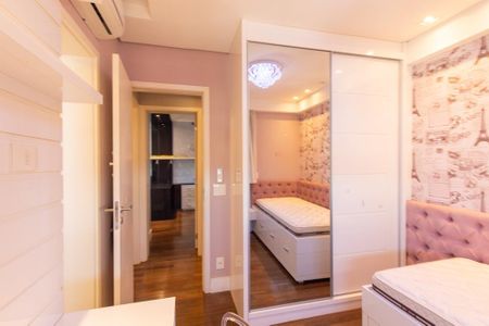 Apartamento para alugar com 242m², 3 quartos e 3 vagasQuarto 2 Suite 2