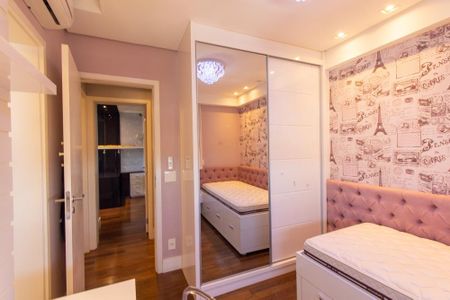 Apartamento para alugar com 242m², 3 quartos e 3 vagasQuarto 2 Suite 2