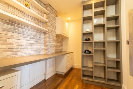 Apartamento para alugar com 242m², 3 quartos e 3 vagasEscritório