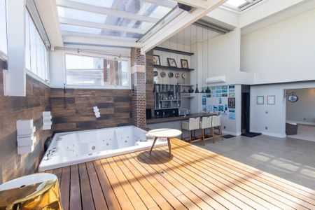 Apartamento para alugar com 242m², 3 quartos e 3 vagasBanheira 