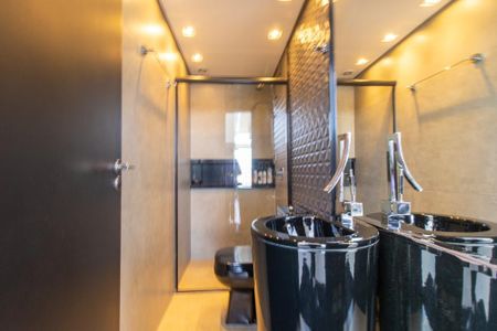 Apartamento para alugar com 242m², 3 quartos e 3 vagasBanheiro Social