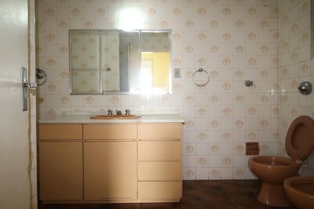 Apartamento à venda com 118m², 3 quartos e sem vagaBanheiro