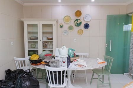 Casa de condomínio para alugar com 360m², 3 quartos e 2 vagasCopa