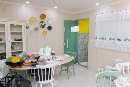 Casa de condomínio para alugar com 360m², 3 quartos e 2 vagasCopa
