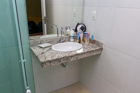 Casa de condomínio para alugar com 360m², 3 quartos e 2 vagasBanheiro da Suíte 2