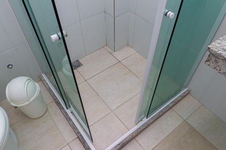 Casa de condomínio para alugar com 360m², 3 quartos e 2 vagasBanheiro da Suíte 2