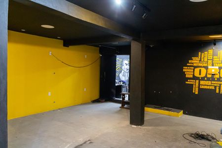 Casa de condomínio para alugar com 360m², 3 quartos e 2 vagasAcademia