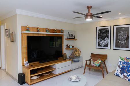 Casa de condomínio para alugar com 360m², 3 quartos e 2 vagasSala