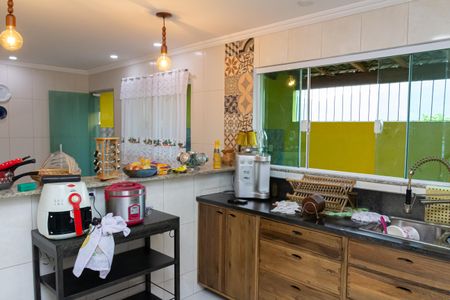 Casa de condomínio para alugar com 360m², 3 quartos e 2 vagasCozinha