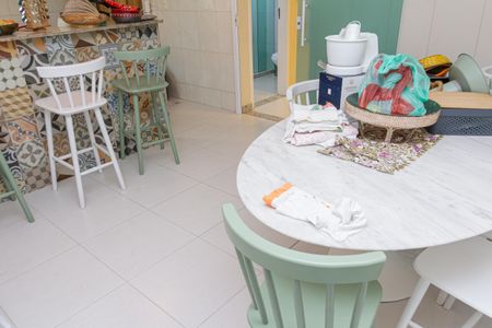 Casa de condomínio para alugar com 360m², 3 quartos e 2 vagasCopa