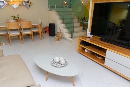 Casa de condomínio para alugar com 360m², 3 quartos e 2 vagasSala