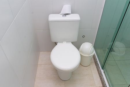 Casa de condomínio para alugar com 360m², 3 quartos e 2 vagasBanheiro da Suíte 2