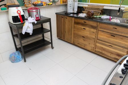 Casa de condomínio para alugar com 360m², 3 quartos e 2 vagasCozinha