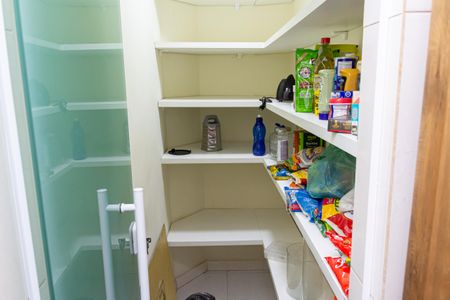 Casa de condomínio para alugar com 360m², 3 quartos e 2 vagasDispensa da Cozinha