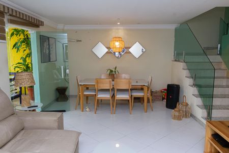 Casa de condomínio para alugar com 360m², 3 quartos e 2 vagasSala