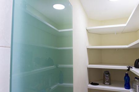Casa de condomínio para alugar com 360m², 3 quartos e 2 vagasDispensa da Cozinha
