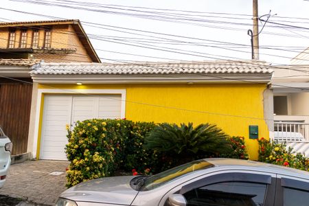Casa de condomínio para alugar com 360m², 3 quartos e 2 vagasFachada