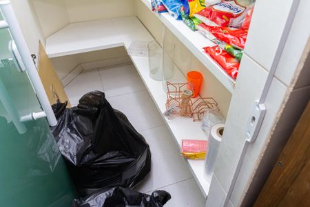 Casa de condomínio para alugar com 360m², 3 quartos e 2 vagasDispensa da Cozinha