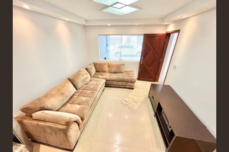 Sala de casa para alugar com 3 quartos, 186m² em Vila Romero, São Paulo