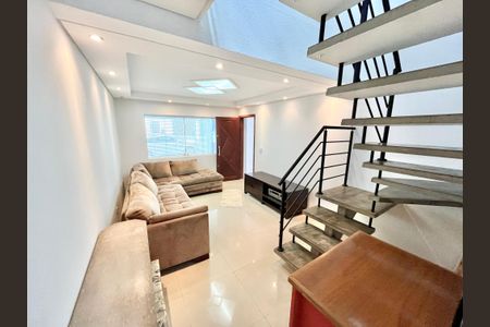 Sala de casa para alugar com 3 quartos, 186m² em Vila Romero, São Paulo