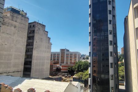 Vista da Sala de apartamento para alugar com 2 quartos, 77m² em Bela Vista, São Paulo