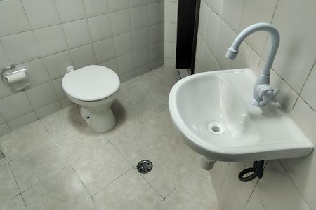 Apartamento para alugar com 77m², 2 quartos e sem vagaBanheiro