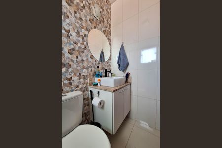 Casa de condomínio à venda com 120m², 2 quartos e 1 vagaBanheiro 2