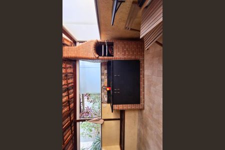 Casa de condomínio à venda com 120m², 2 quartos e 1 vagaQuintal